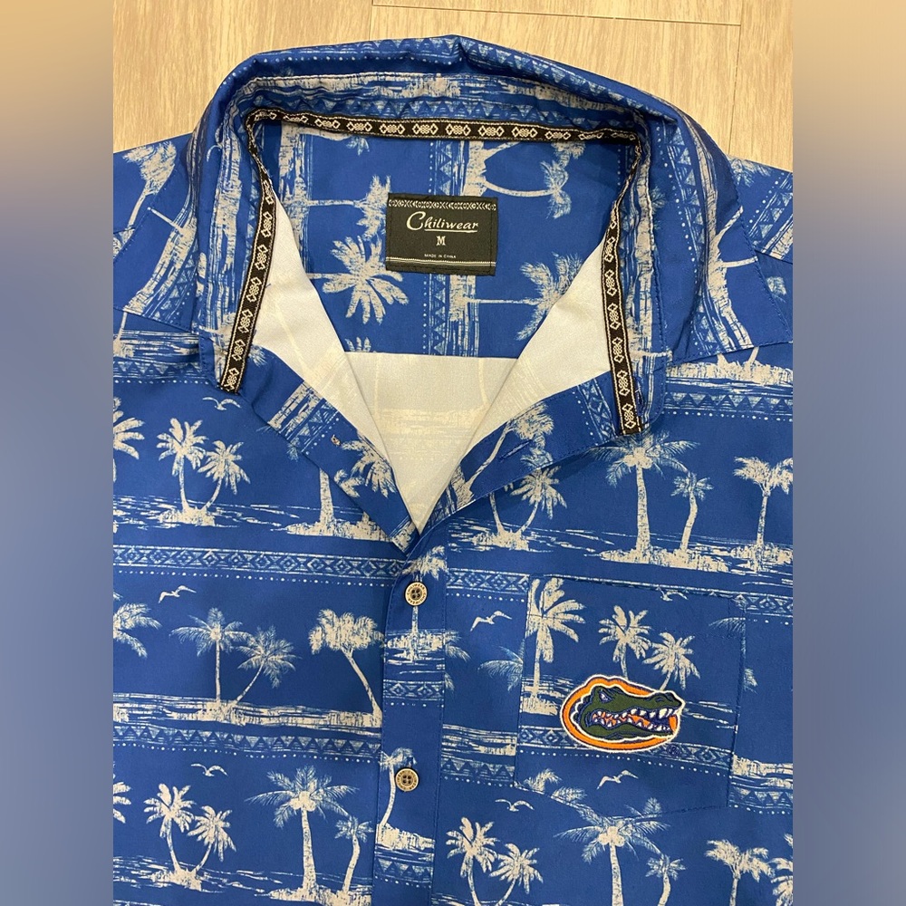 Florida Gators Hawaiian Shirt By Chiliwear Mens Medium M Cotton Performance EUC